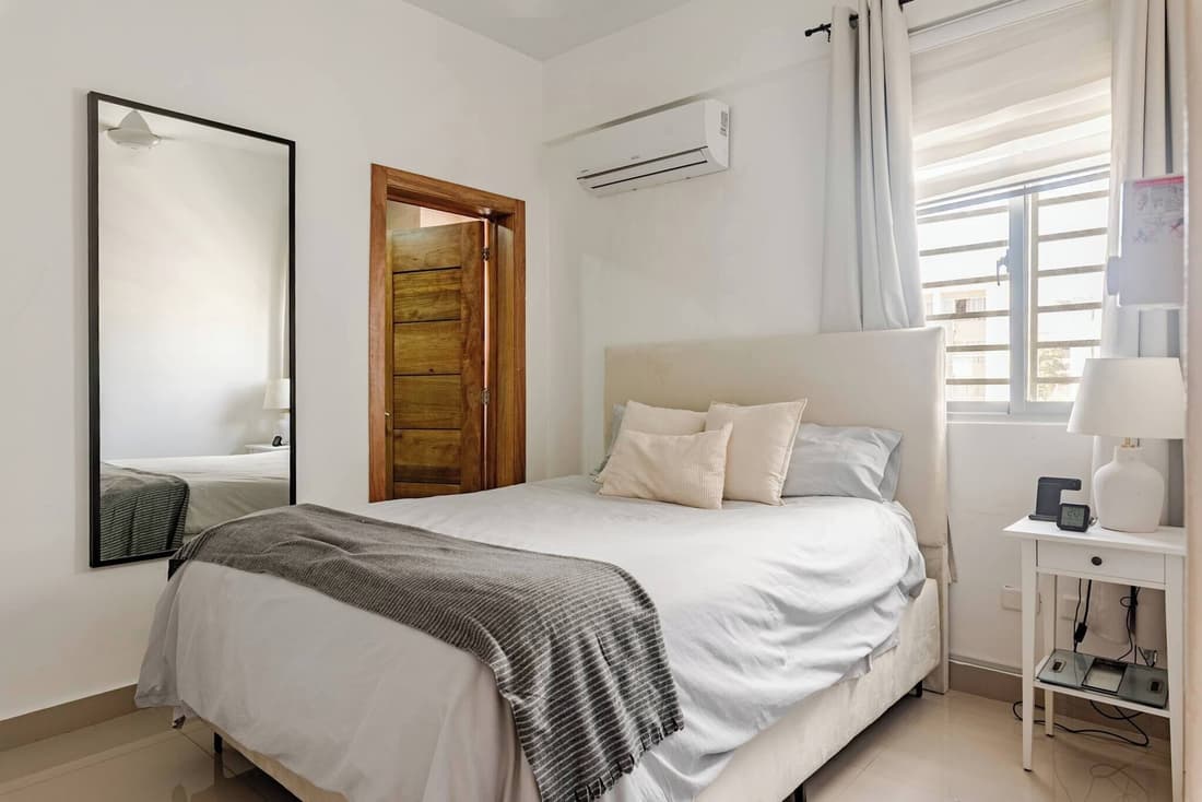 Modern 2BR Apartment Near Agora Mall