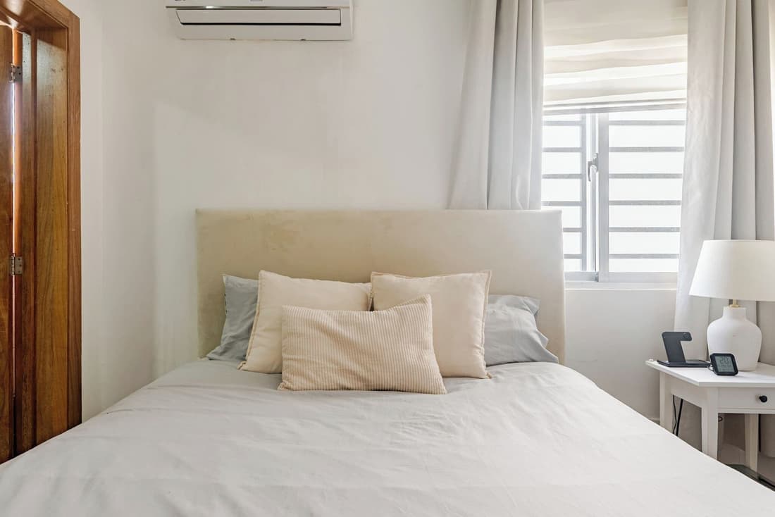 Modern 2BR Apartment Near Agora Mall