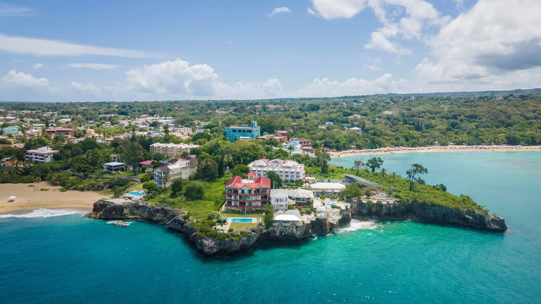 Stylish 3BR Penthouse Ocean Views, Sosúa Center