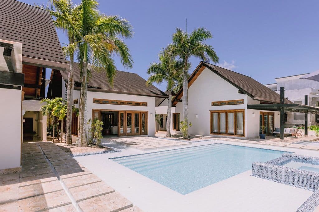 Luxe 5BR Villa with Pool CAYUCO38