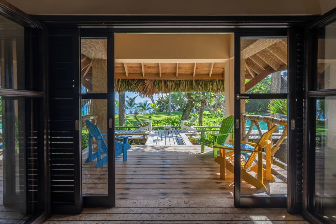 Beachfront Paradise  Pool & Staff