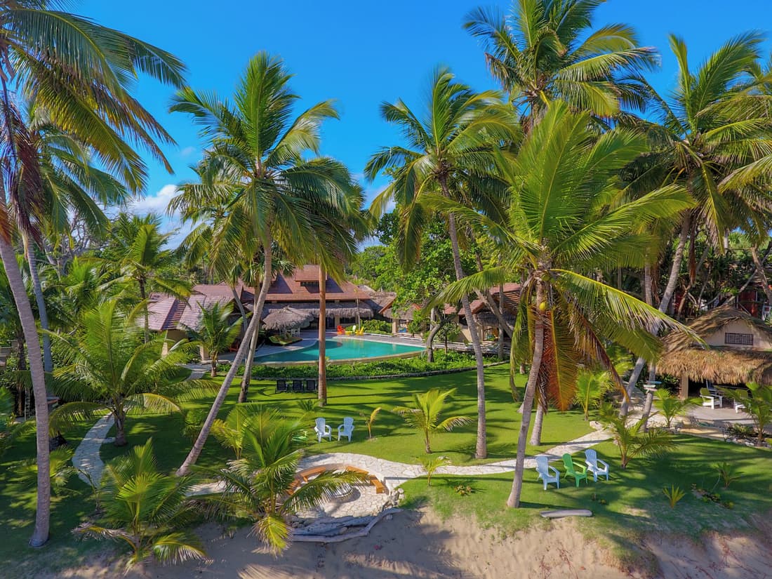 Beachfront Paradise  Pool & Staff
