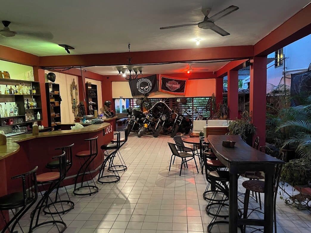 Moe's Economy Hotel