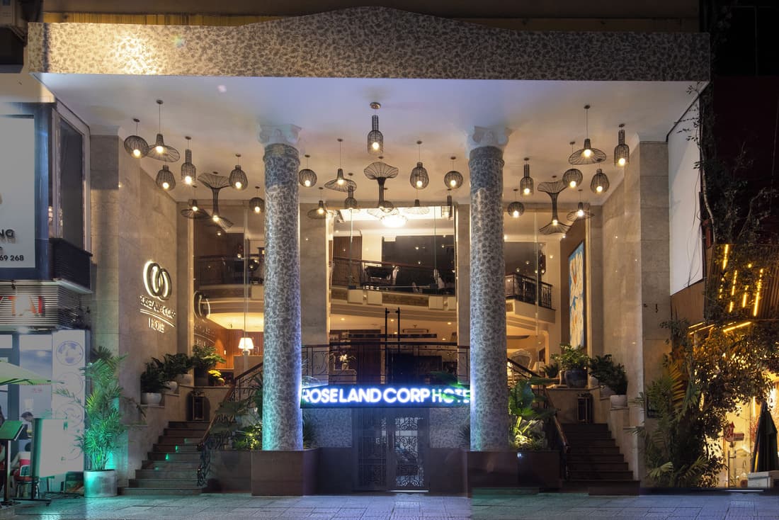 Roseland Corp Hotel