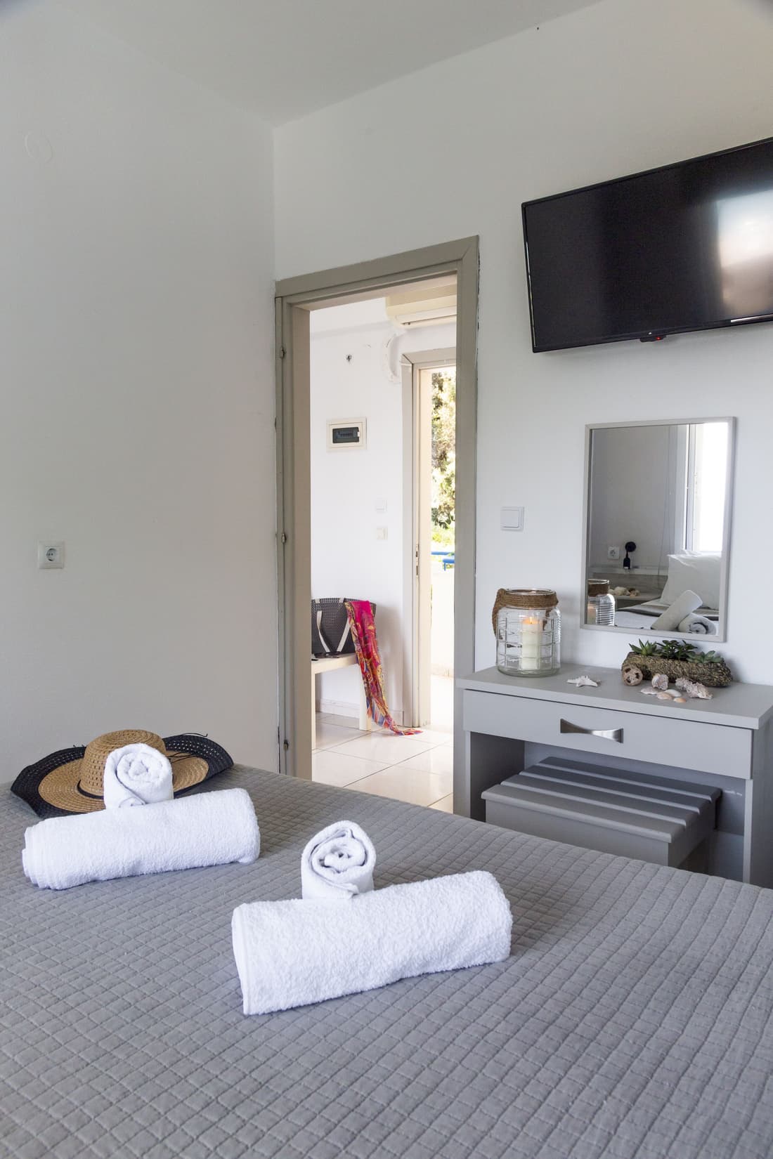 Roditsa Patritsia Apartments
