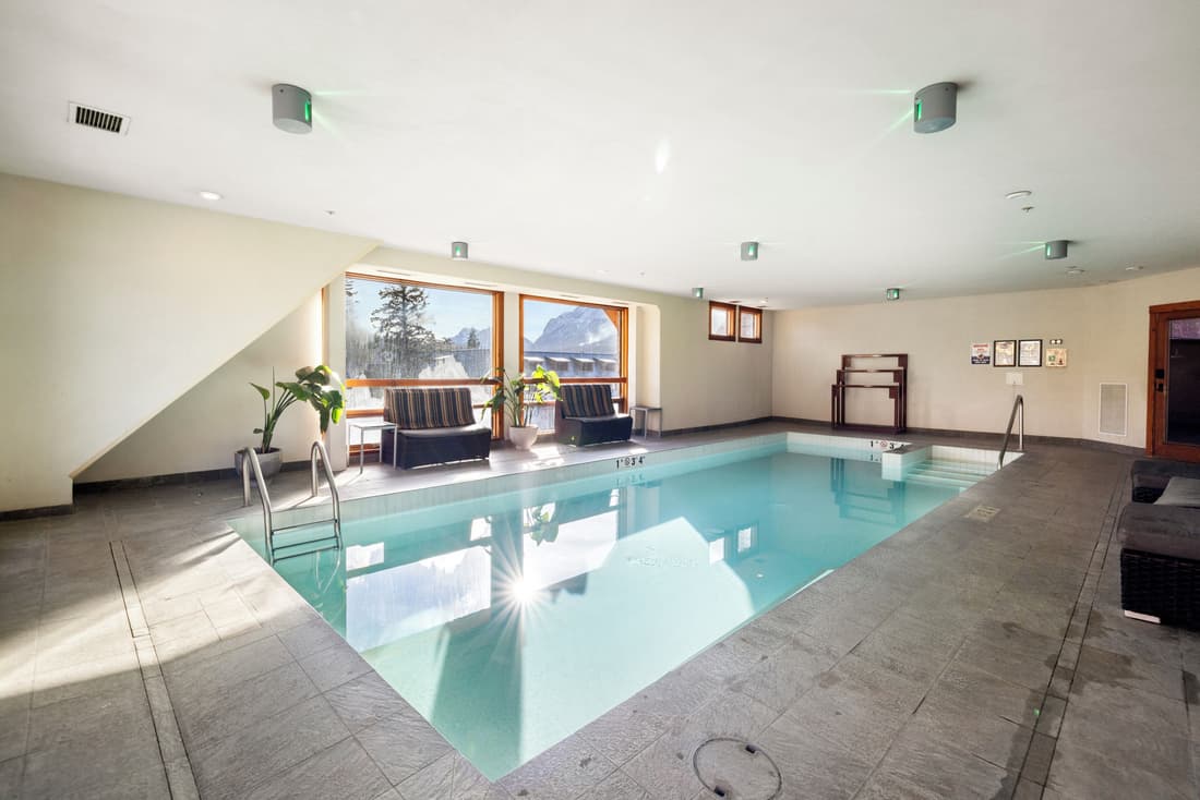 Moose Hotel And Suites