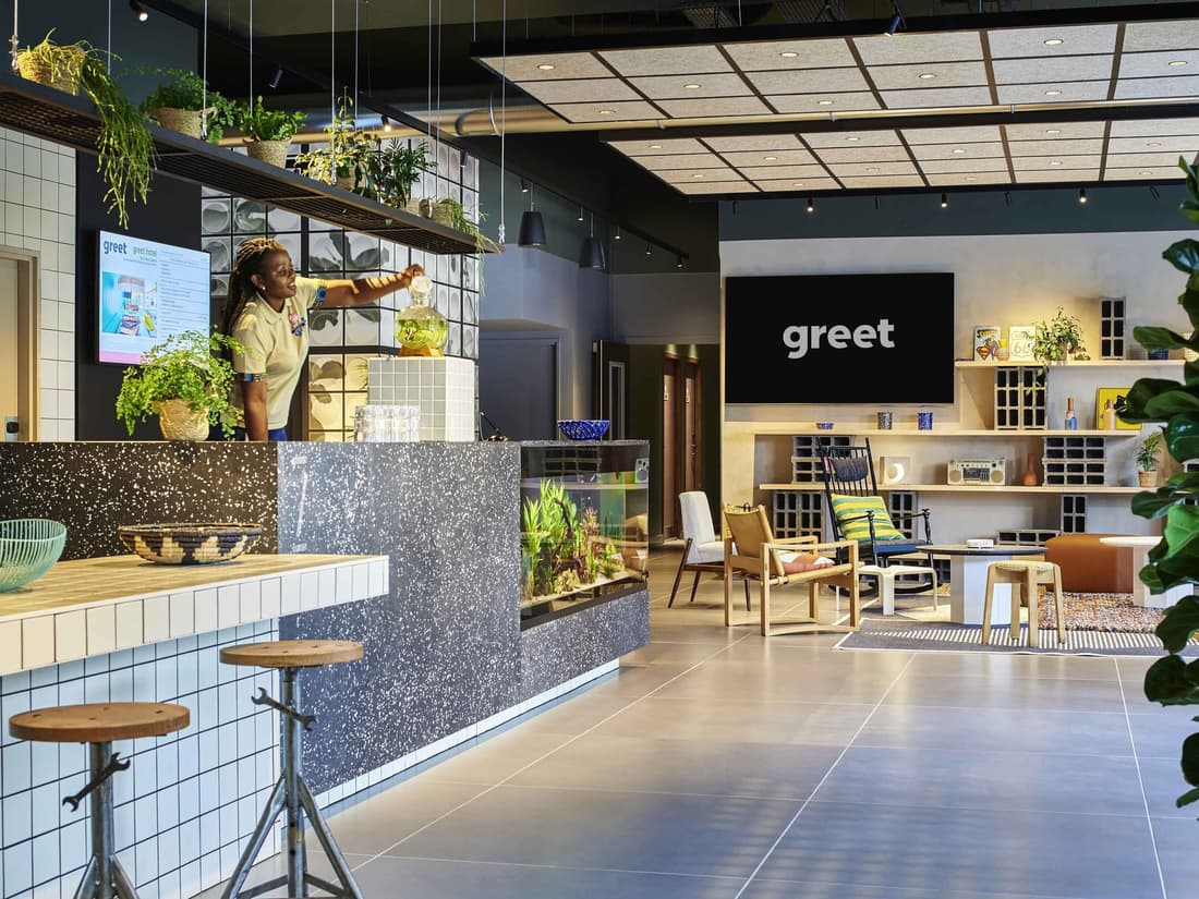 greet Hotel Paris porte de la Chapelle - Aréna