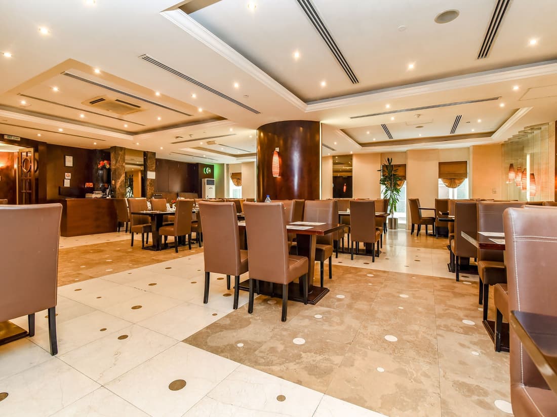 Landmark Summit Hotel
