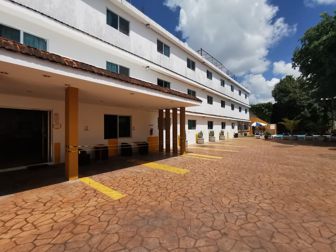 Las Dalias Inn