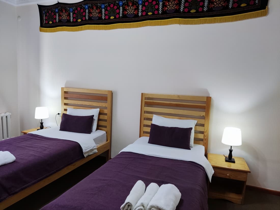 Ziyobaxsh Hotel
