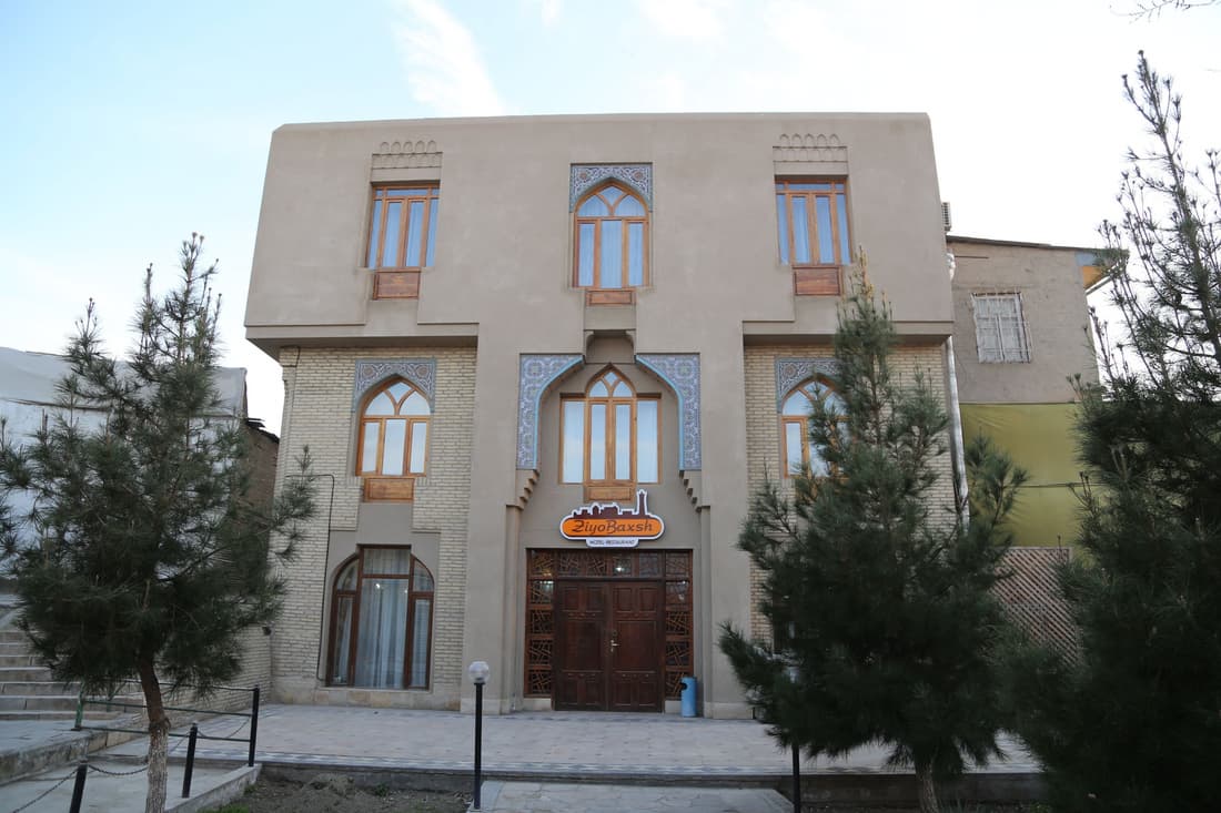 Ziyobaxsh Hotel