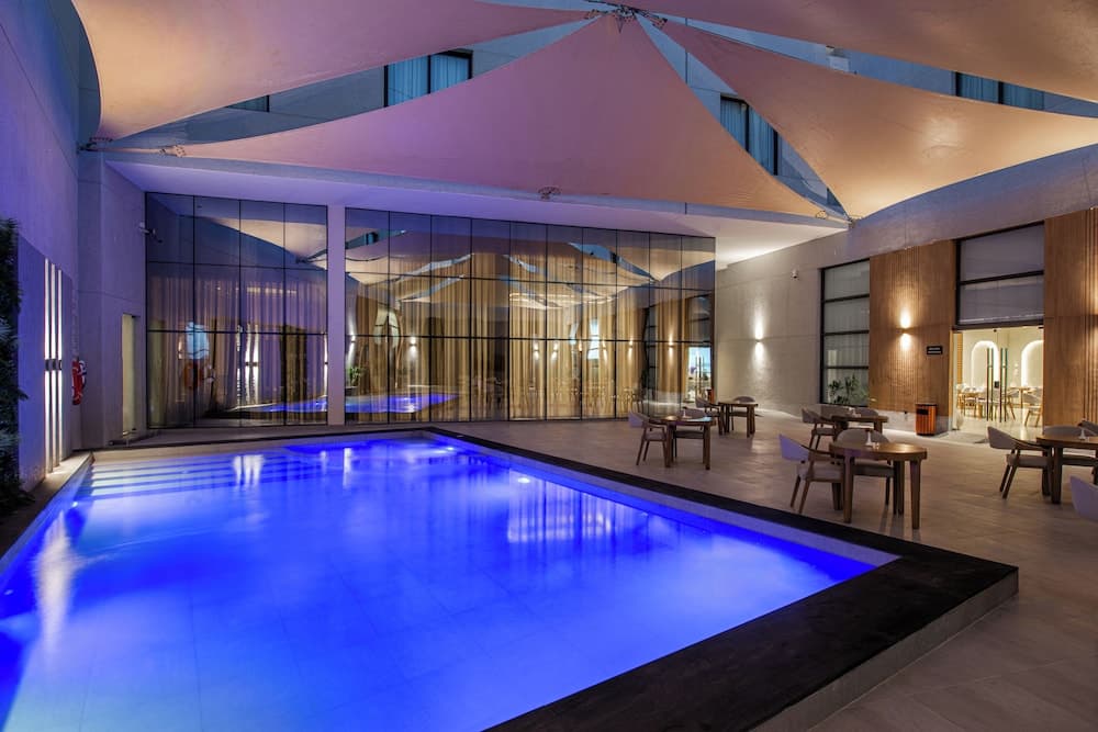 Voyage Hotel