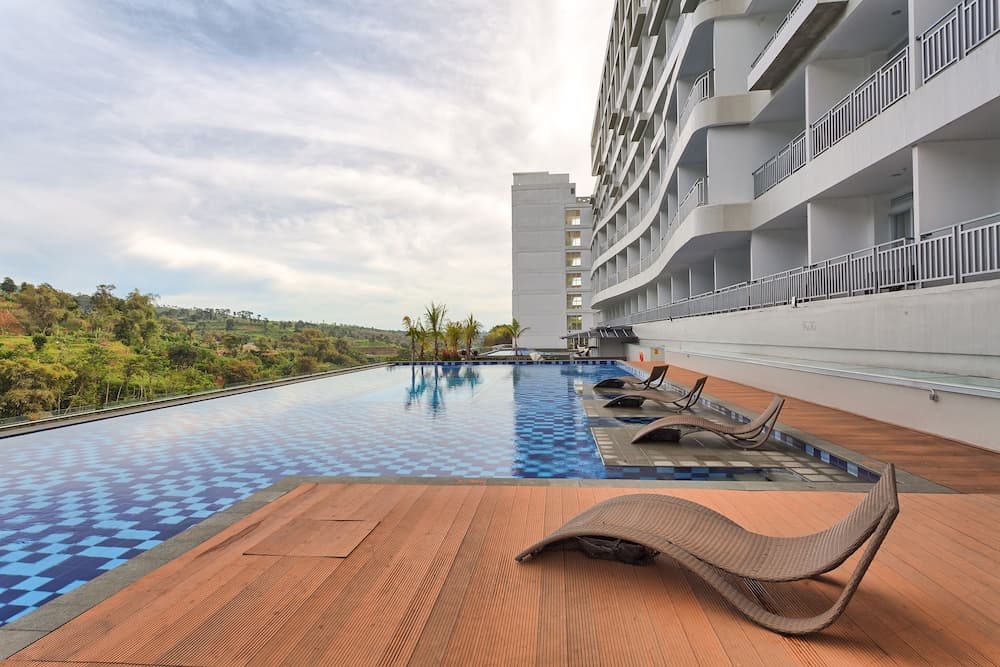 Le Eminence Hotel Convention & Resort Ciloto - Puncak
