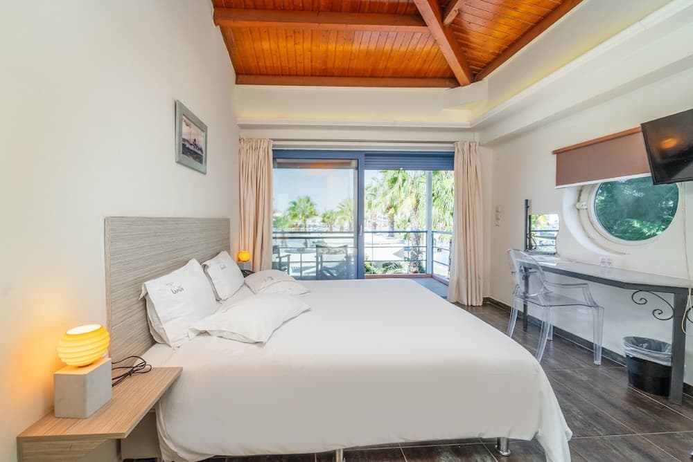 Ianos Hotel