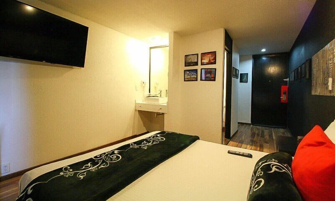 Hotel Black