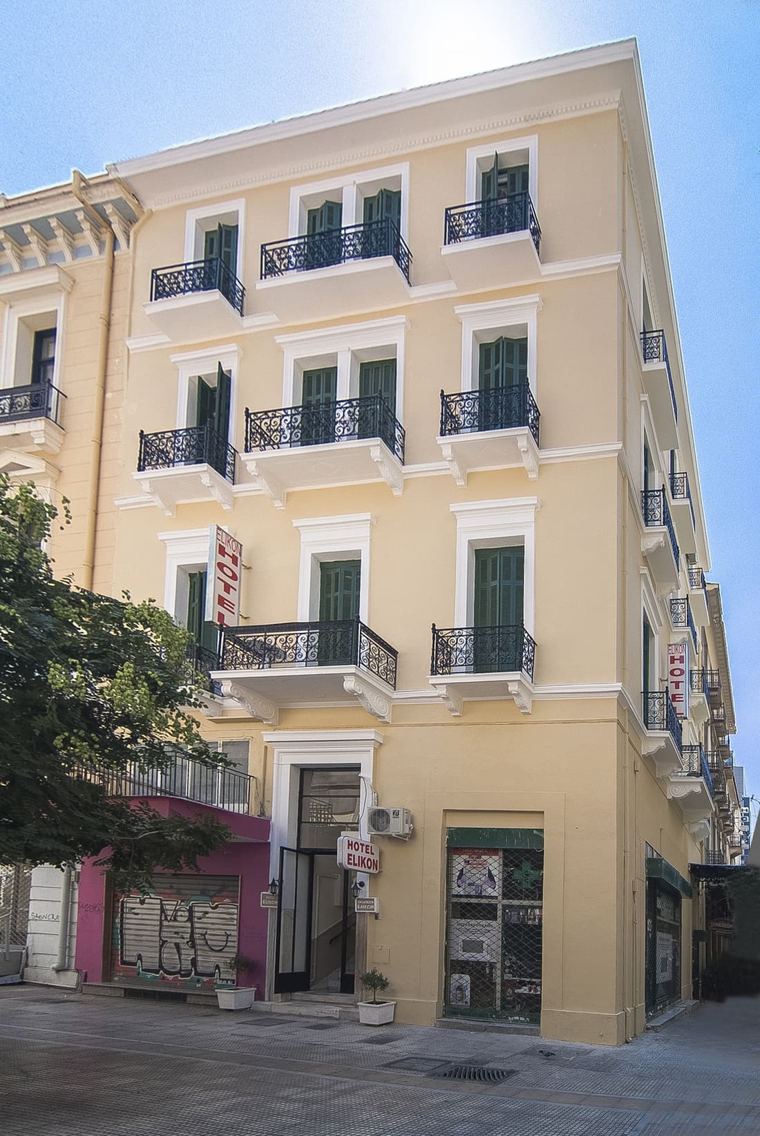 Elikon Hotel