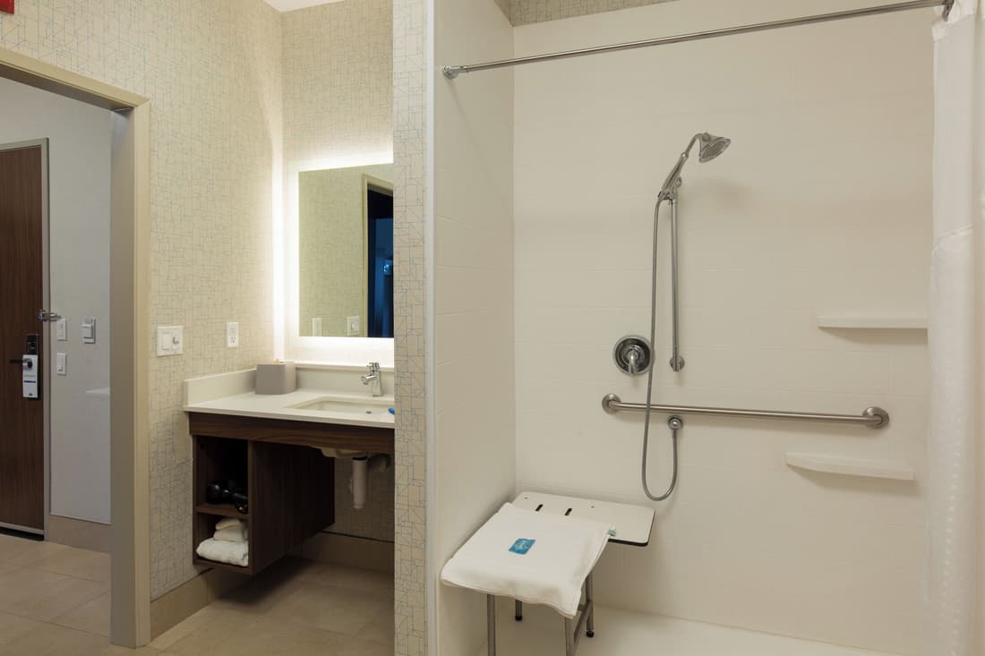 Holiday Inn Express Visalia Sequoia Gateway Area by IHG