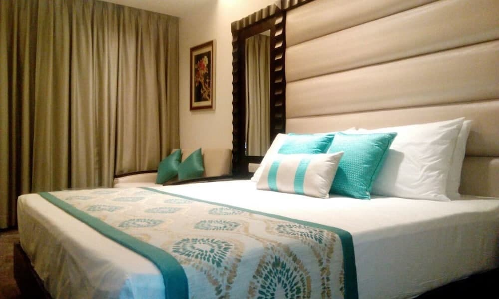 Deventure Sarovar Portico Kapashera
