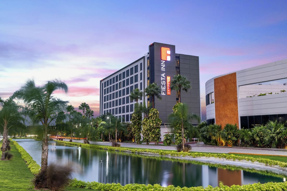 Fiesta Inn Express Cancún Cumbres