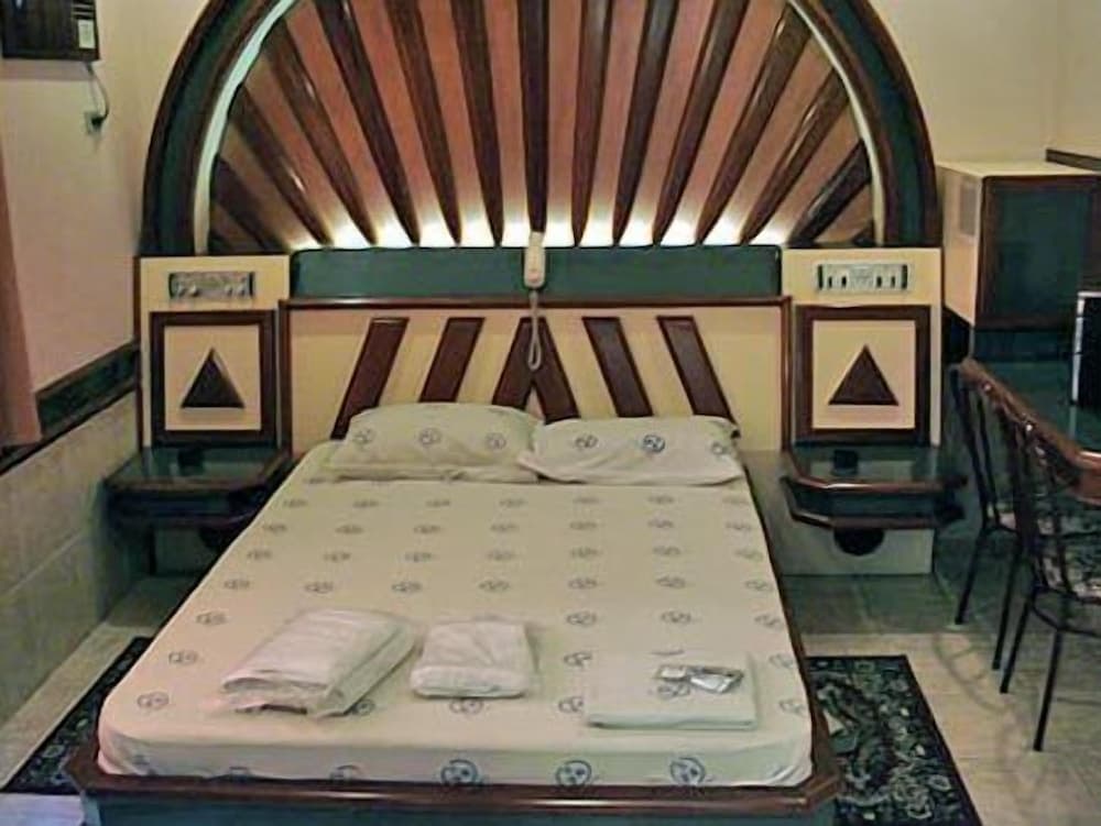 North Palace Hotel