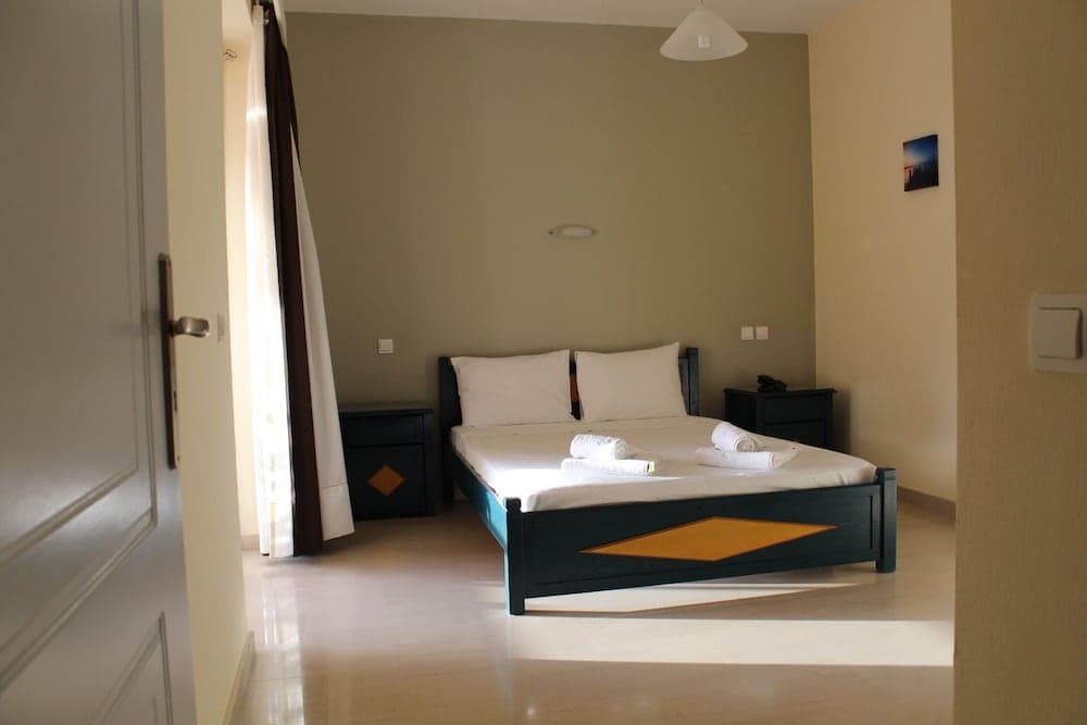 Adonis Hotel