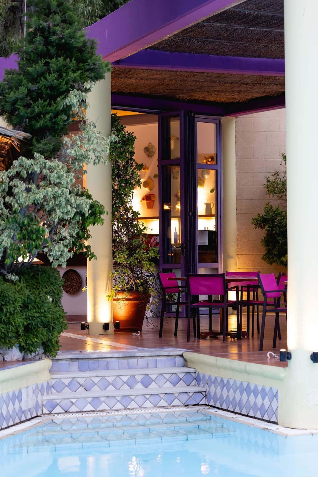 Dionysos Hotel