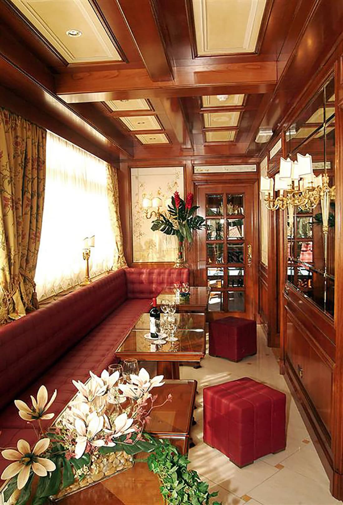 Champagne Palace Hotel