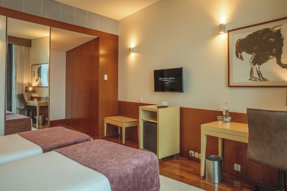 VIP Executive Art's Hotel