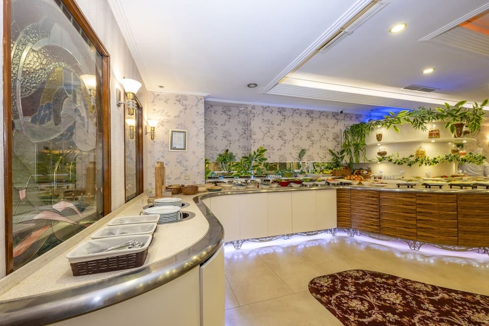 Grand Anka Hotel