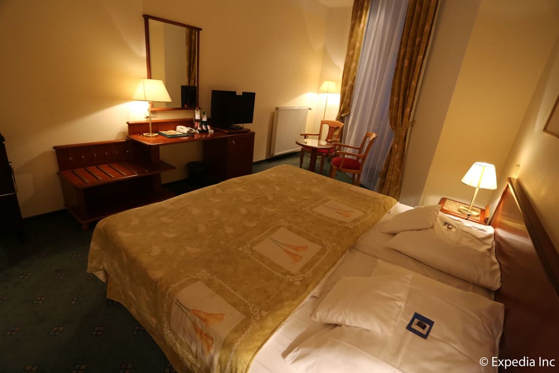 EA Hotel Rokoko