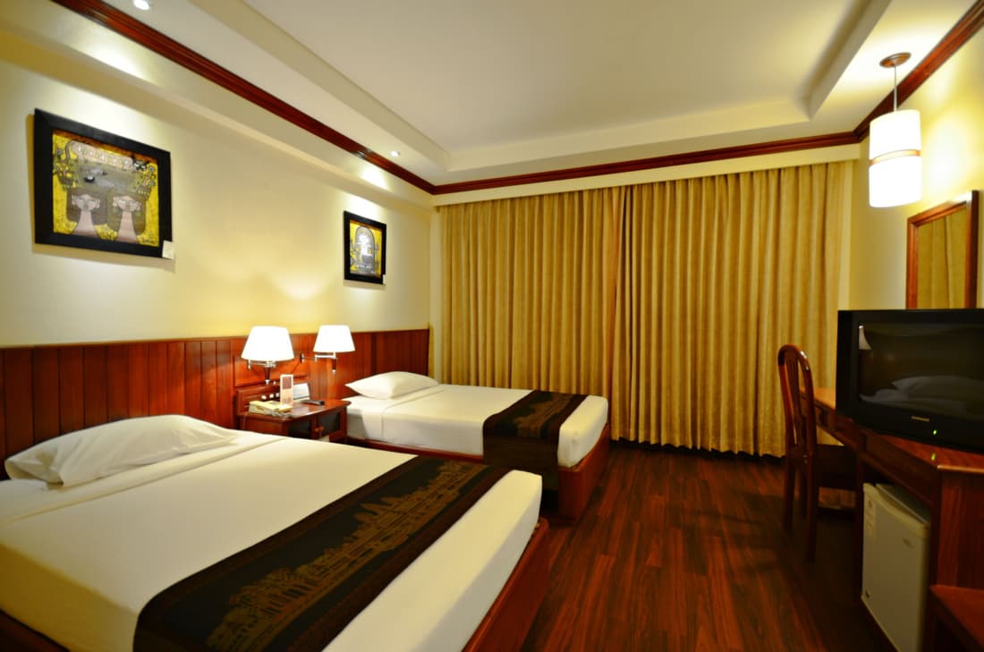 City River Hotel