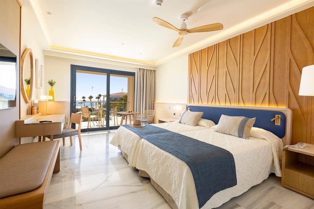 Hipotels Barrosa Palace & SPA