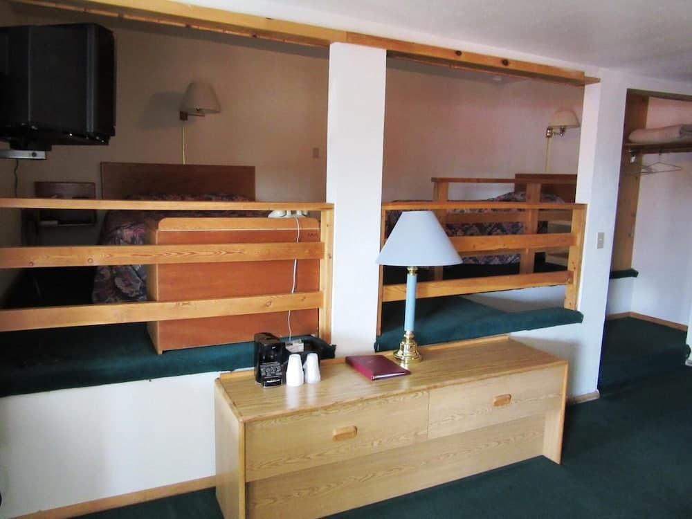 Traveler's Lodge