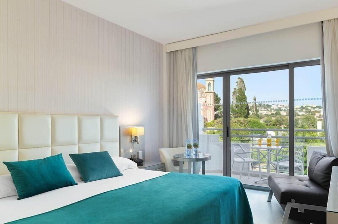 St. George Beach Hotel & Spa Resort
