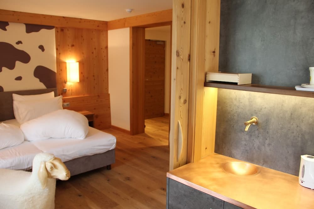Hotel Emmy - five elements