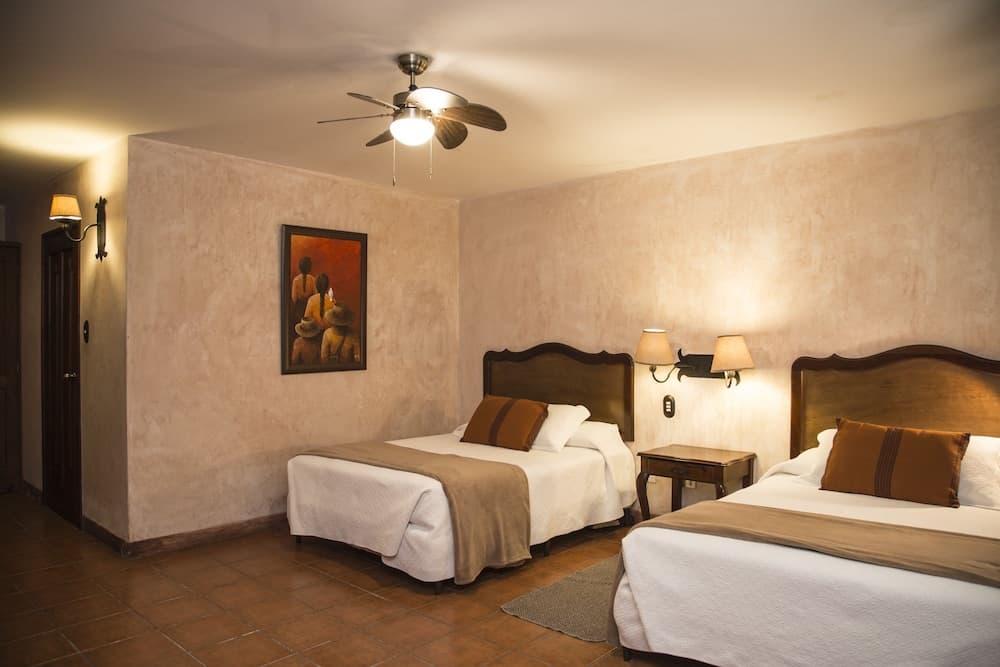 Hotel Las Farolas