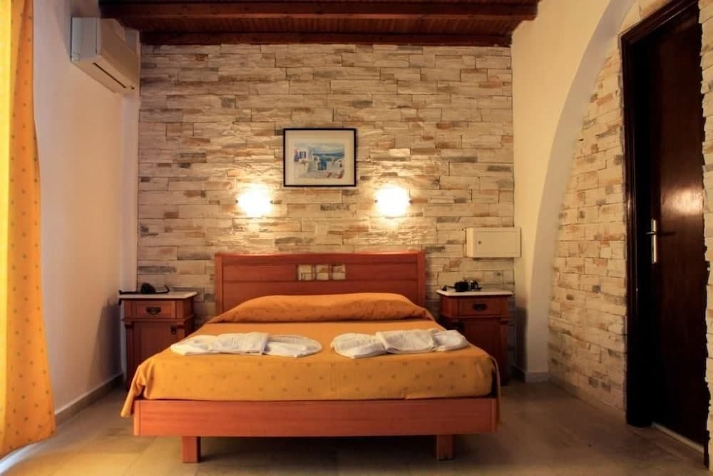 Naxos Holidays