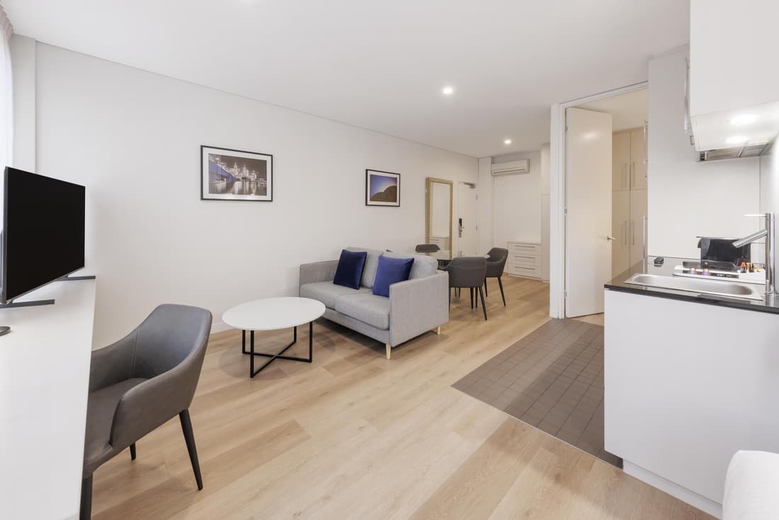 Oaks Melbourne on Collins Suites