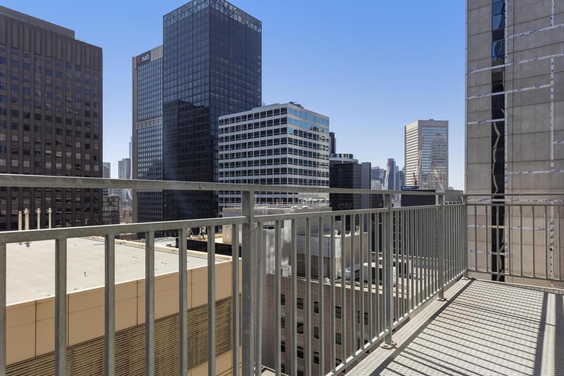 Oaks Melbourne on Collins Suites
