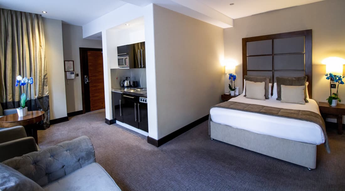 Wellington Hotel by Blue Orchid