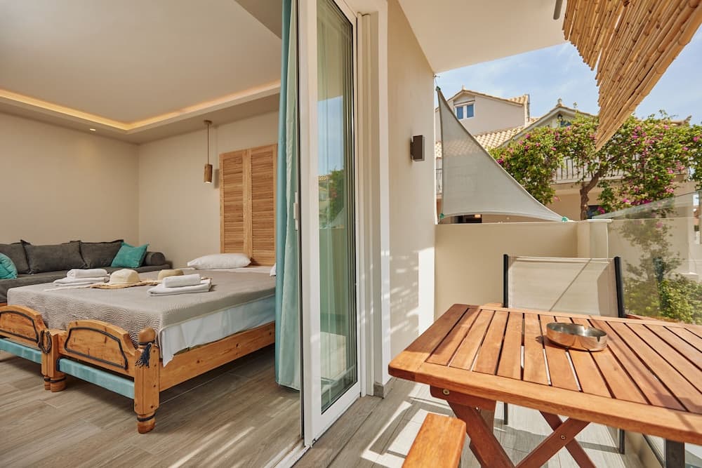 Iniohos Zante Hotel & Suites
