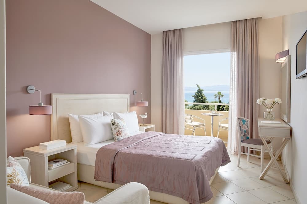 Delfinia Hotel
