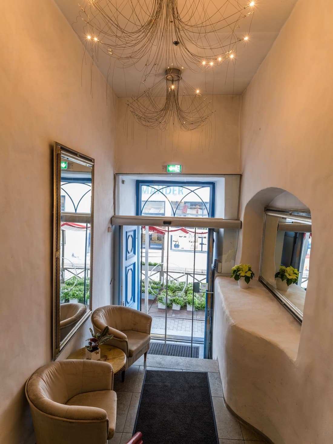 CRU Hotel