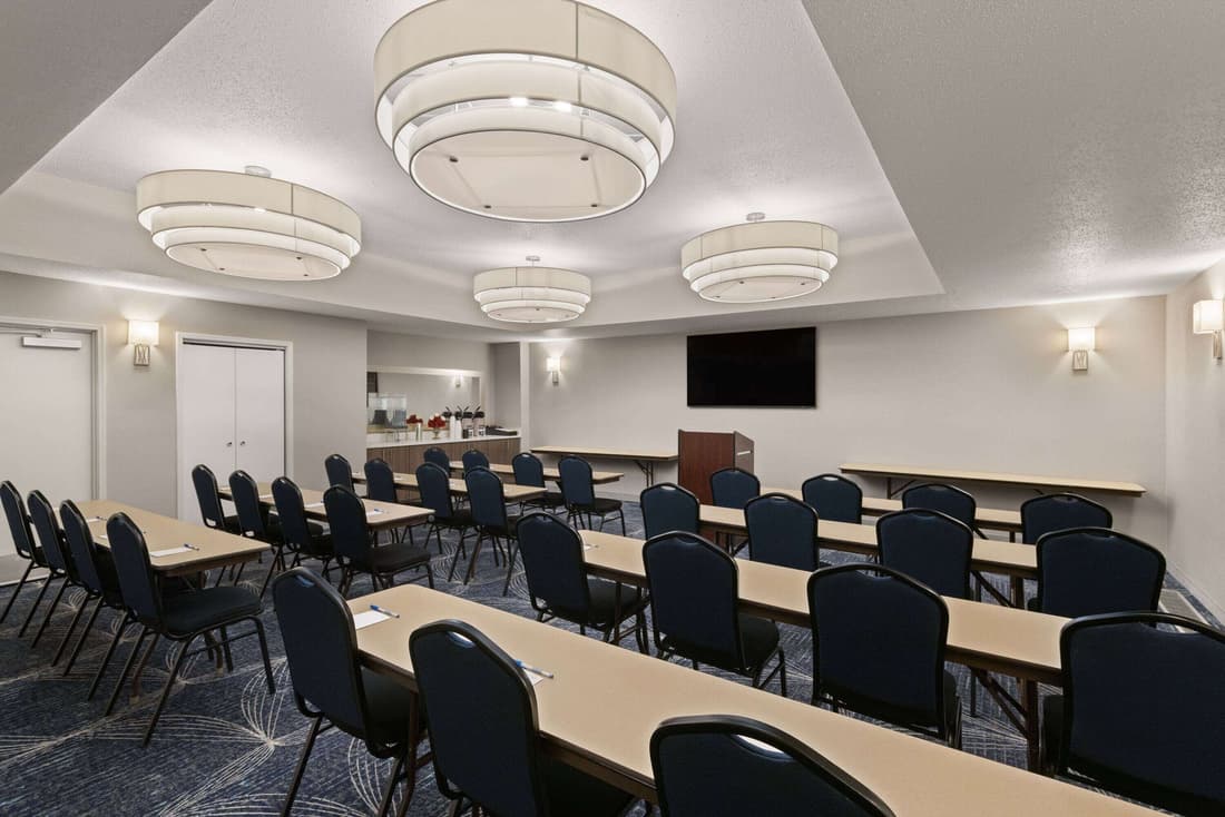 La Quinta Inn and Suites by Wyndham at WaTiki Waterpark