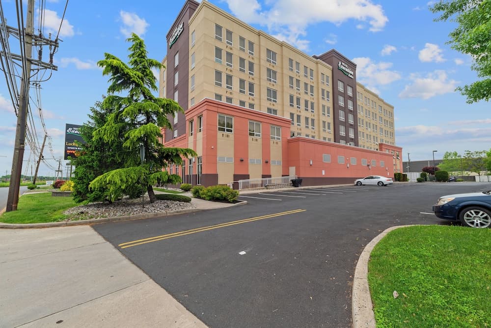 Hotel Executive Suites Newark Liberty Int'l Airport Carteret (EWR)