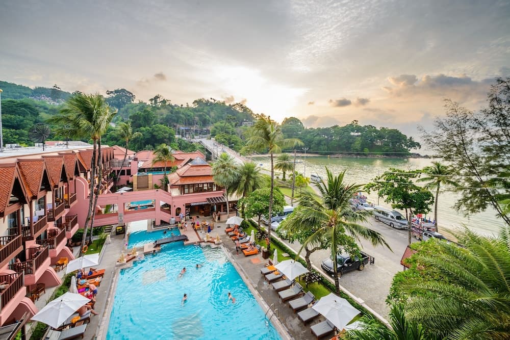 Seaview Patong Hotel