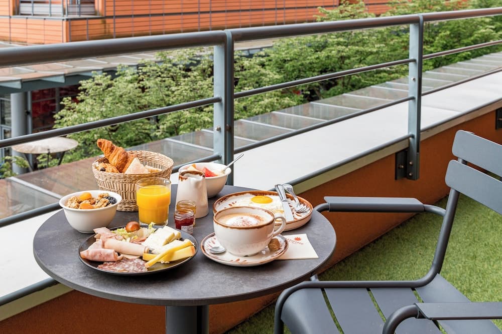 Crowne Plaza Lyon - Cité Internationale by IHG