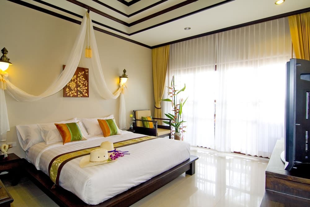 Kanok Buri Resort