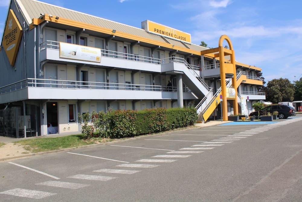 Hotel Première Classe Saint Quentin En Yvelines - Elancourt