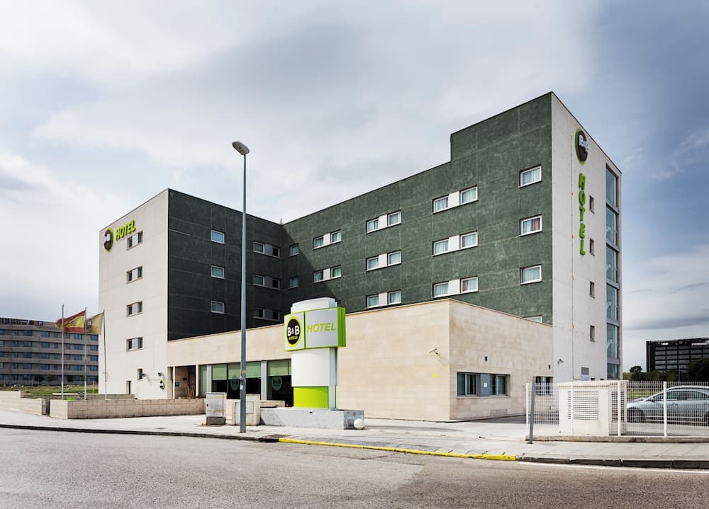 B&B Madrid Aeropuerto T1 T2 T3